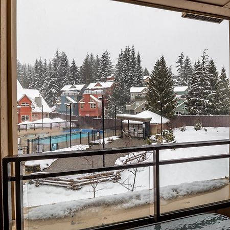 Апартаменты Creekside Slopeside 1Br With Pool, Hot Tub, Bbq Уистлер Экстерьер фото